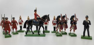 Vintage W Britains Soldiers & Queen On Horseback Assorted Set Of 13 Figures