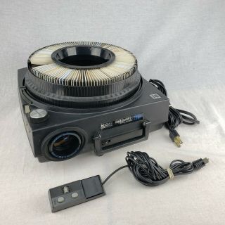 Vintage Kodak Auto - Focus 760h Carousel Slide Projector W/ Remote