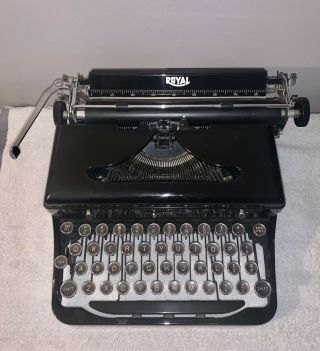 Vintage Royal Model O Touch Control Portable Typewriter & Case -