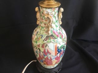 Fine Antique Chinese Export Porcelain Famille Rose Medallion Lamp Vase Lizards