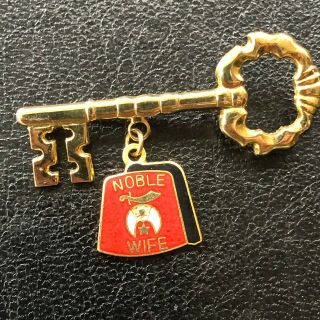 Vintage Shriner Noble Wife Pin Lapel Brooch Red Black Masonic 1.  5 " Key Gold