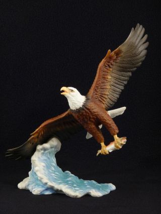 Maruri American Eagle Gallery Porcelain Eagle Figurine E - 9144