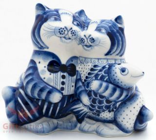 Gzhel Hand Painted Porcelain Figurine Of A Lovely Couple Of Cats With A Fish