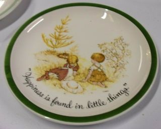 Holly Hobbie Collector 10 1/2 Inch Plate - Happiness Is Found In Little Things