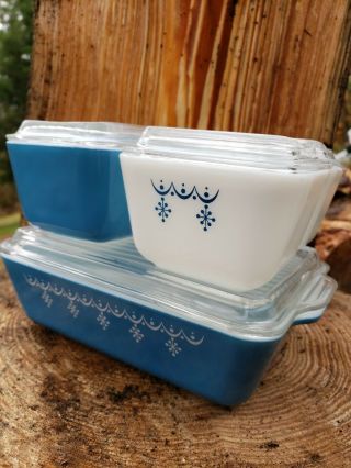 Vintage Pyrex Snowflake Garland Fridgie Set Of 4 - Mid Century Blue & White Food 3