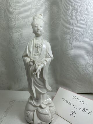 Vintage Chinese Dehua Kwan Yin Guan Quan Kwanyin Kuan Yin Figurine Porcelain.