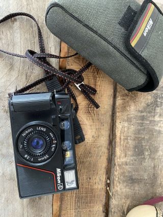 Nikon L35af 35mm Point And Shoot Film Camera With Vintage Case