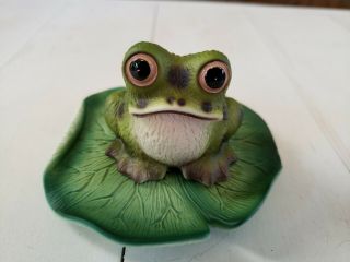 Harvey Knox Kingdom Ceramic Green Sitting Frog On Lily Pad Global Art 1983 Euc