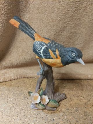 Vintage Hachiro Goto Porcelain Baltimore Oriole Bird Figurine