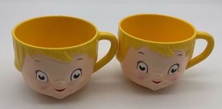 Campbell ' s Soup Kids Plastic Mugs Set 2 Soup Cups Plastic Campbells Collector 2