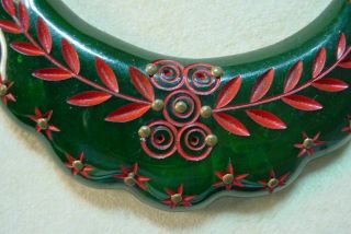 Vintage Green Bakelite Necklace with Brass & Red Painted Design 2
