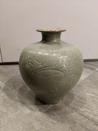 Chinese Old Yaozhou Kiln Celadon Glaze Carved Twined Flowers Porcelain Vase