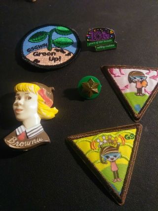 Vintage Girl Scout Plastic Brownie Lapel Pin Blonde Bust 1970s,  Other Patches