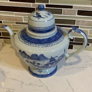 Rare Vintage Chinese Porcelain Blue And White Handpainted Tea Pot Closed Top 9”