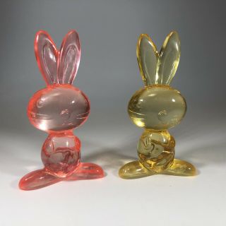 Set Of 2 Vtg Easter Bunny Rabbits Clear Hard Plastic 3 1/2” T Peach And Yellow