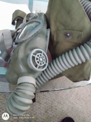 Vintage Ww2 Wwii - Korean War Army Gas Mask Ex Con