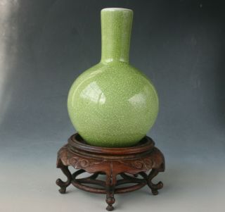 Antique Chinese Lemon Green Crackle Glaze Porcelain Vase