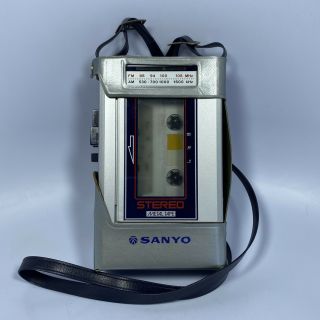 Vintage Sanyo M - G30 Am/fm Cassette Player W/ Case,  Strap,  & Instructions
