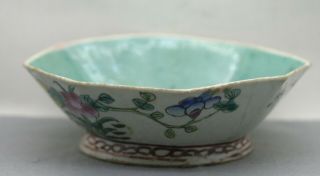 Antique Chinese Mid - Qing Dynasty Hand Painted Porcelain Bowl Early 1700s