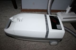 Vintage Whispertone Kenmore Canister Vacuum Cleaner 116.  2145090 2