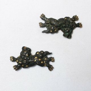 E001: Real Old Japanese Sword Ornament Menuki Of Copper Of Popular Foo Dog