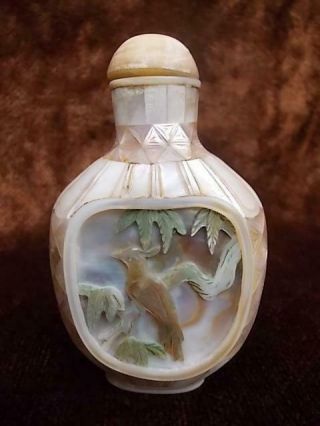 1468 / EARLY TO MID 20TH CENTURY CHINESE MOTHER OF PEARL SNUFF BOTTLE 3