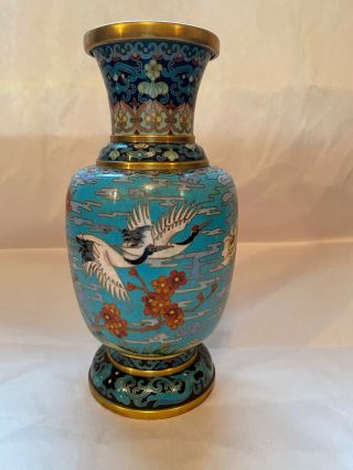 Vintage Jingfa Chinese Cloisonne Vase 8.  5 " Pristine,  Stunning Color