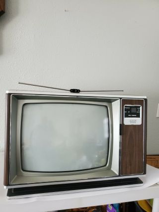 Zenith Vintage System 3 Space Command Color Tv & Remote.  19 " In Cond.