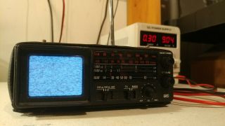 Vintage Radio Shack Realistic Portavision Vhf/uhf Portable Tv Am/fm Radio
