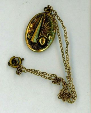 1939 York Worlds Fair Perisphere Trylon Necklace