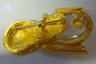Fabulous Vintage Signed JJ Gold Tone Jelly Belly Lucite Cat Fish Tank Pin Brooch 3