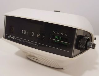 Vintage Sony Digimatic Flip Clock Radio 1972 Space Age White Sea Shell Tfm - C540w