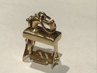 Vtg 14k Yellow Gold Sewing Machine Charm/pendant - Peddle And Wheel Moveable M&m