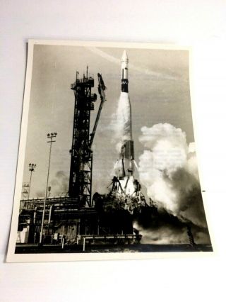 Nasa 1966 Press Release B&w Photo Atlas Booster Launch Kennedy Space Center S385
