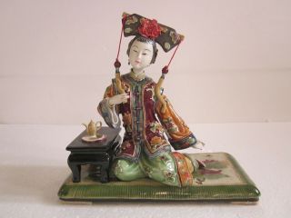 Shiwan Chinese Porcelain Figurine Oriental Lady