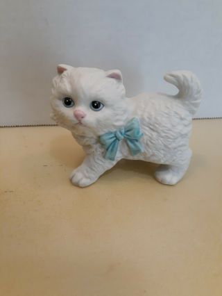 Vtg White Persian Kitty Cat Kitten Porcelain Blue Bow Homco Figurine With Label
