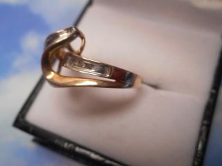 VINTAGE 10K YELLOW GOLD ROUND AND BAGUETTE CUT DIAMONDS RING 2
