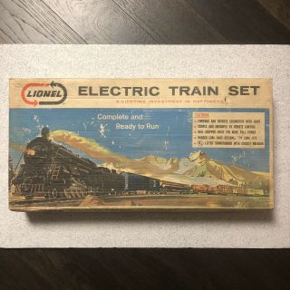 Lionel Electric Train Set No.  11520 Metal Engine Postwar Vintage