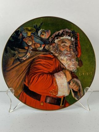 1987 Avon Porcelain Christmas Plate “the Magic That Santa Brings” 22k Gold Trim