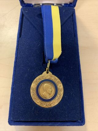 Vintage Paul Harris Fellow Rotary International Medal In Case Pre Owned