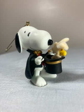 2005 Snoopy The Magnificent Hallmark Spotlight On Ornament Peanuts Magician