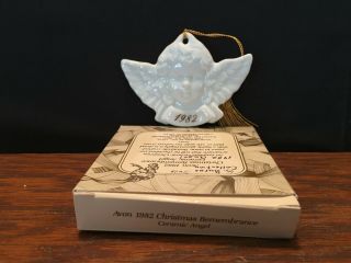 1982 Avon Christmas Remembrance White Ceramic Angel Ornament W/ 14k Gold