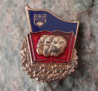 Vintage Freie Jugend East German Karl Marx Engels Lenin Youth Fdj Pin Badge