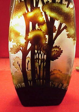 Vintage Mid Century Modern Cameo Glass Signed Se Vase 10 Inch Trees Leaves