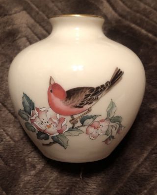 Lenox China Serenade Mini Bud Vase Ivory With Gold Trim U.  S.  A 2 3/8 " Miniature