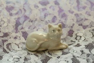 Vintage White Cat Figurine Porcelain 2 "
