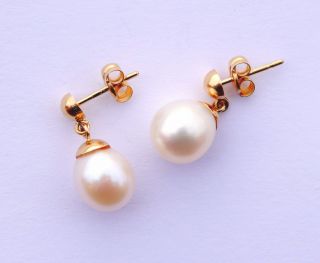 Vintage Stud Earrings Solid 18k Yellow Gold Pearls / 2.  2