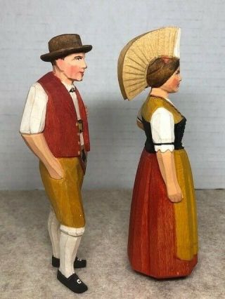 Vintage Hand Carved Huggler Wyss Brienz Man and Woman in Traditional Dress 2