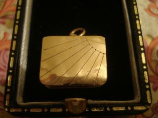 Vintage Finely Crafted 9ct Gold: Opening Casket Locket: Pendant/charm