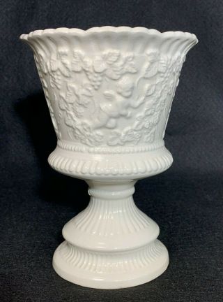 Vintage Renaissance By Lefton 6 " Vase Urn White Ceramic Cherubs And Grapes 3562